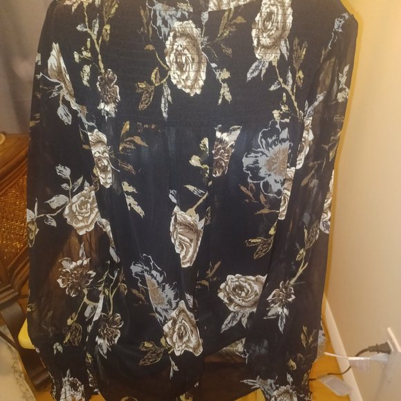 Ophelia Roe Size Medium Floral Tunic - Picture 6 of 6